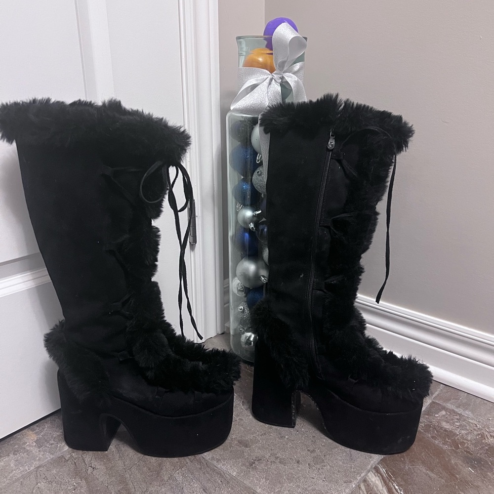 Black Fur-Lined Women's Boots